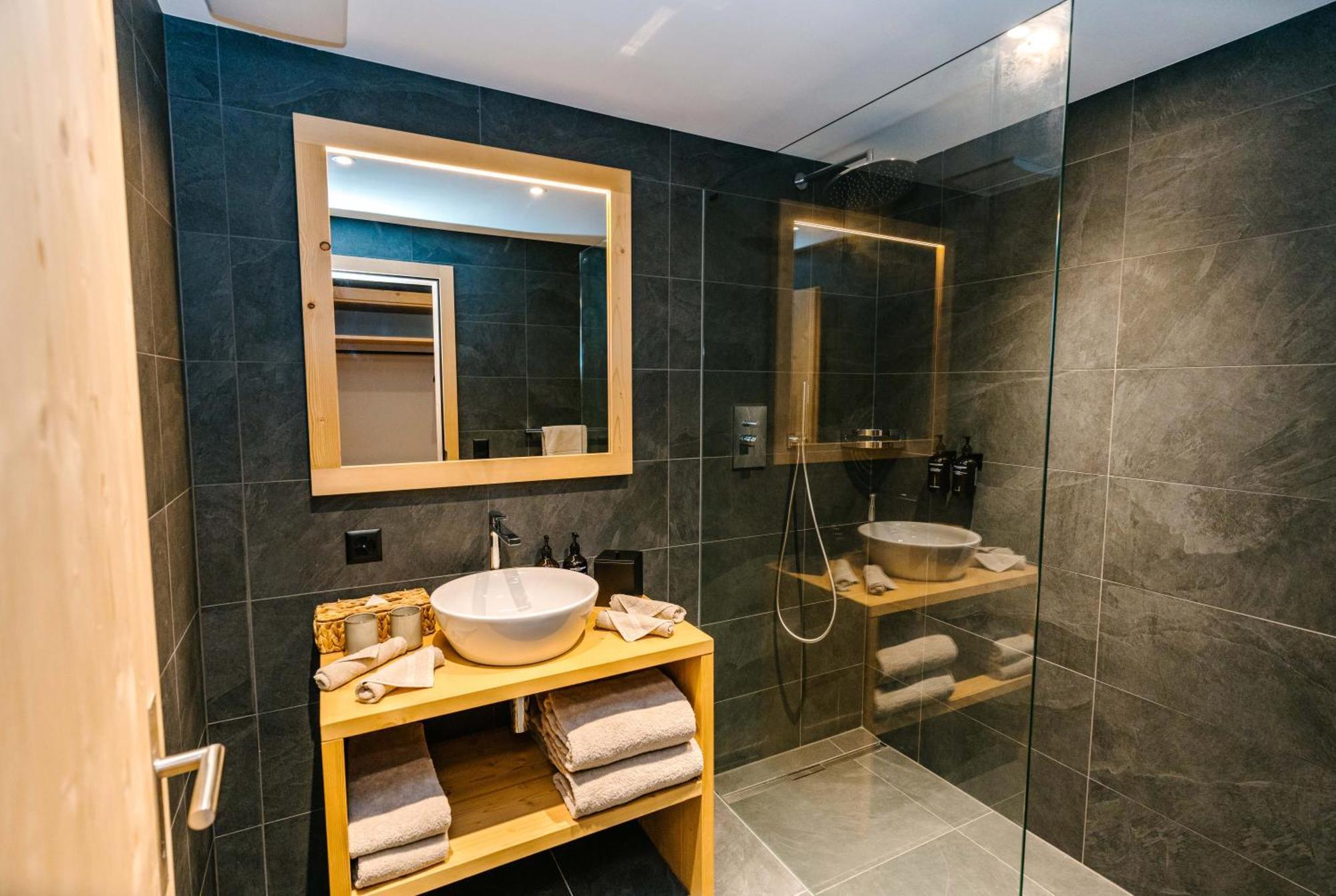 Seven Alpina Boutique Hotel Klosters Exterior photo